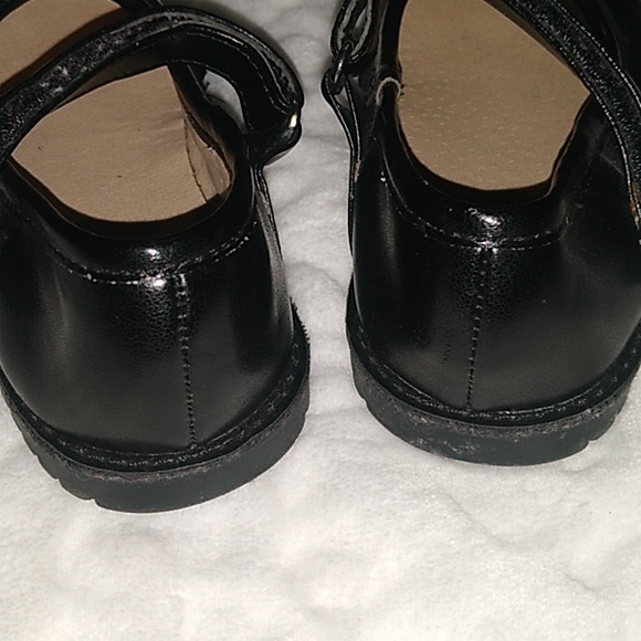 Little Girls Shoes Bundle: 2 prs Size 5 - Picture 10 of 10